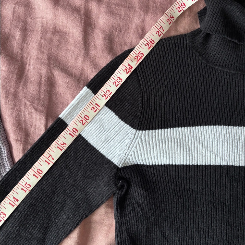 Ralph Lauren Turtleneck Sweater - Picture 7 of 9